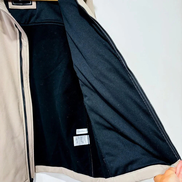 CALVIN KLEIN – Beige water-resistant jacket | Lightweight outdoor layer * - Picture 10 of 12